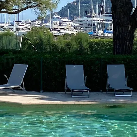 Du Port Pieds Ds L'eau Parking Apartmán
